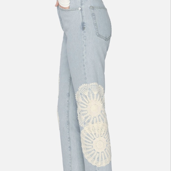 FRAMEJEANS : THE CROCHET VERTICAL CROP IN WISP ( original price $548) - Picture 1 of 4